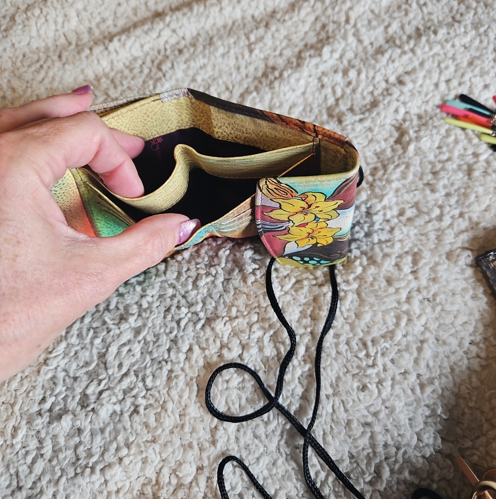 Colorful Floral Leather Crossbody Wallet - Picture 14 of 14